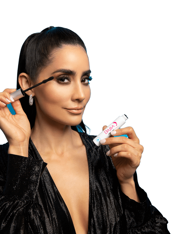 Nuestra máscara DABA Waterproof es el complemento perfecto para tus pestañas, diseñada para resistir cualquier cosa.